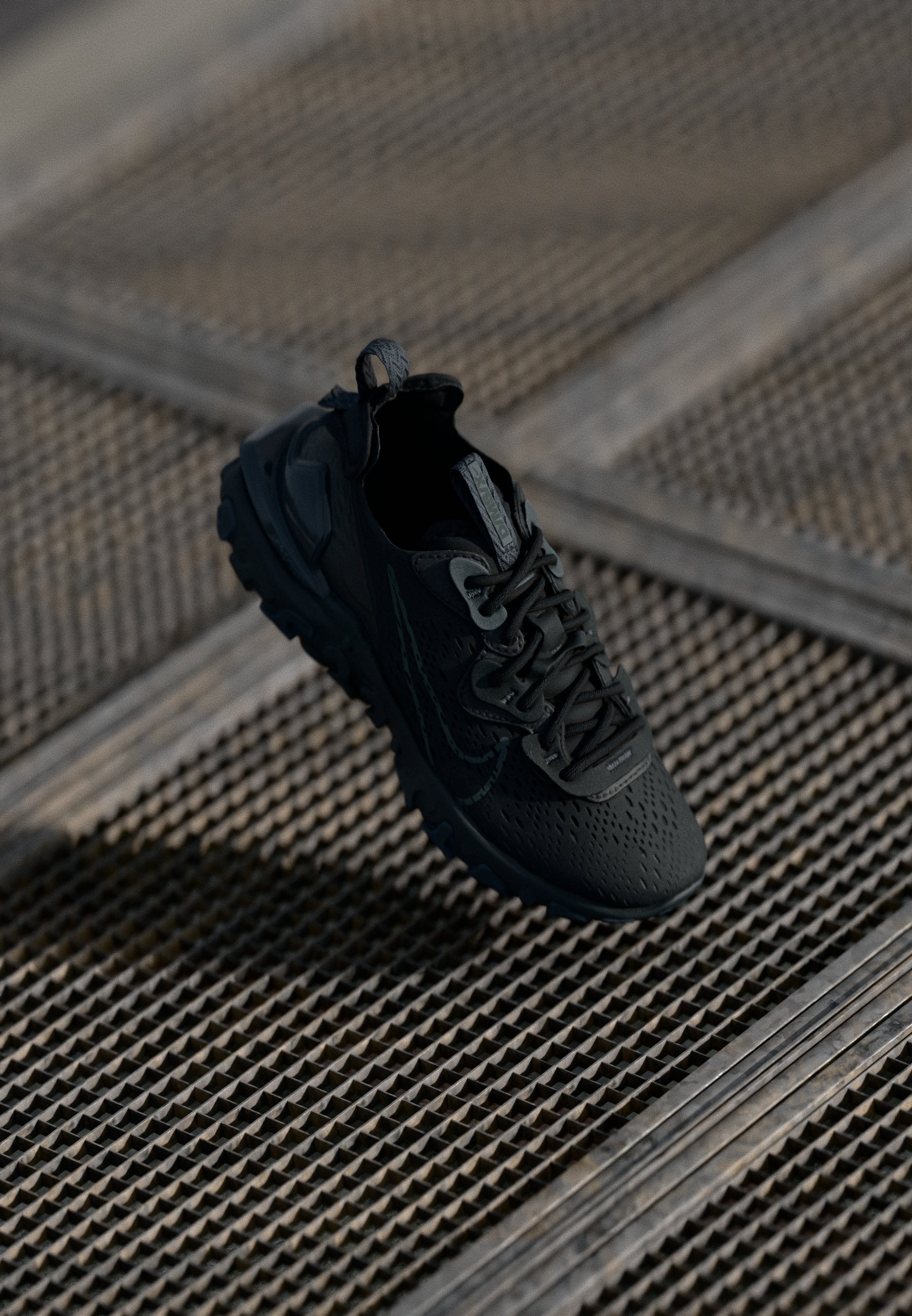 REACT VISION - Baskets basses - black/anthracite