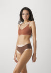 HIPSTER PURE NO SHOW SOLID 3 PACK - Slip - dark brown